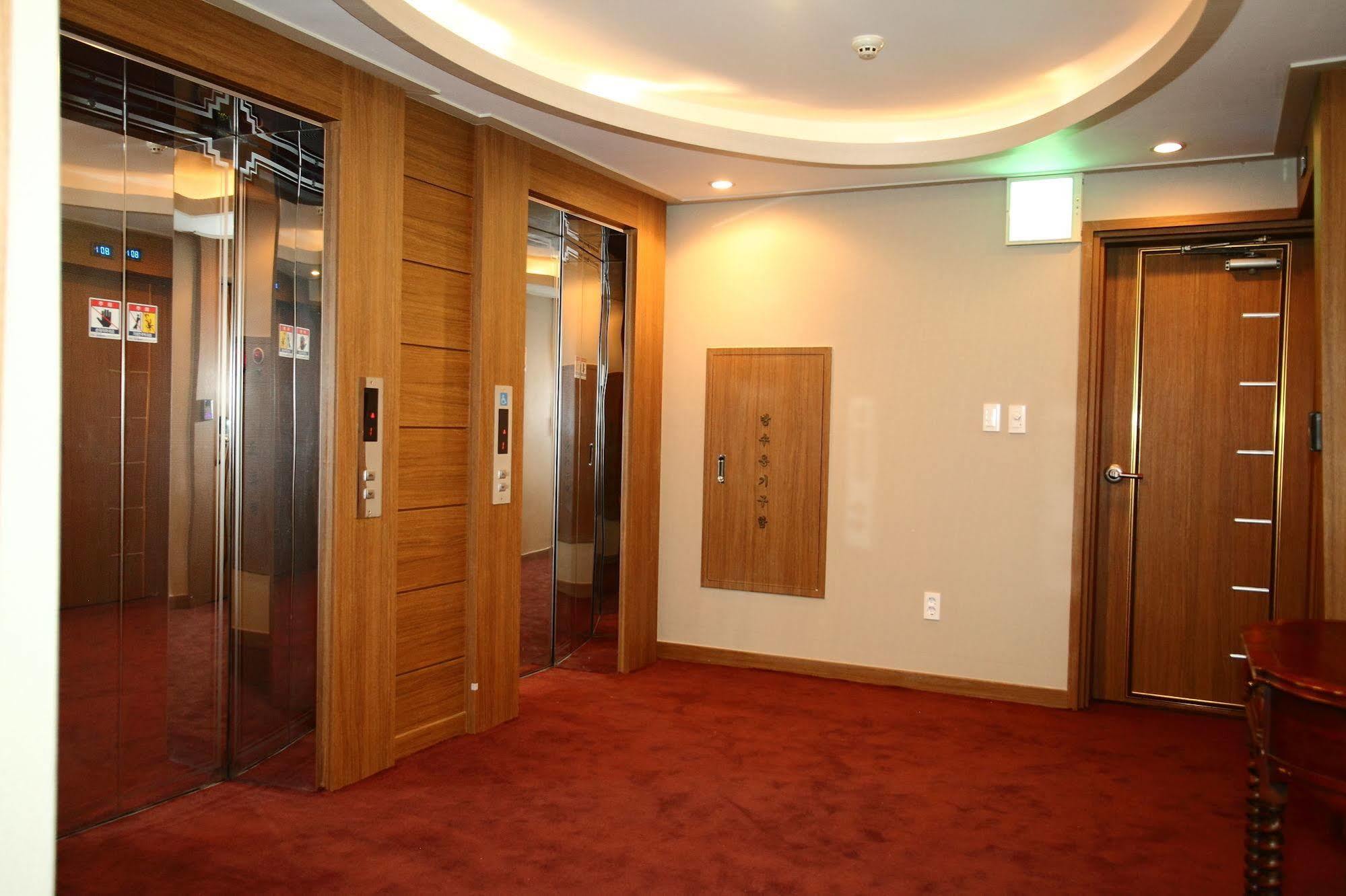 Lex Tourist Hotel Seul Esterno foto